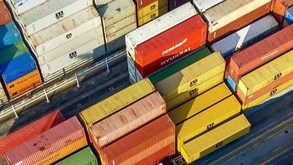 我國外貿再創新高 進出口總額首超30萬億元